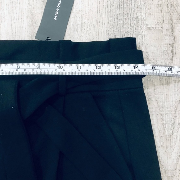 NWT Vero Moda Paperbag Mini Skirt Small - Picture 5 of 8